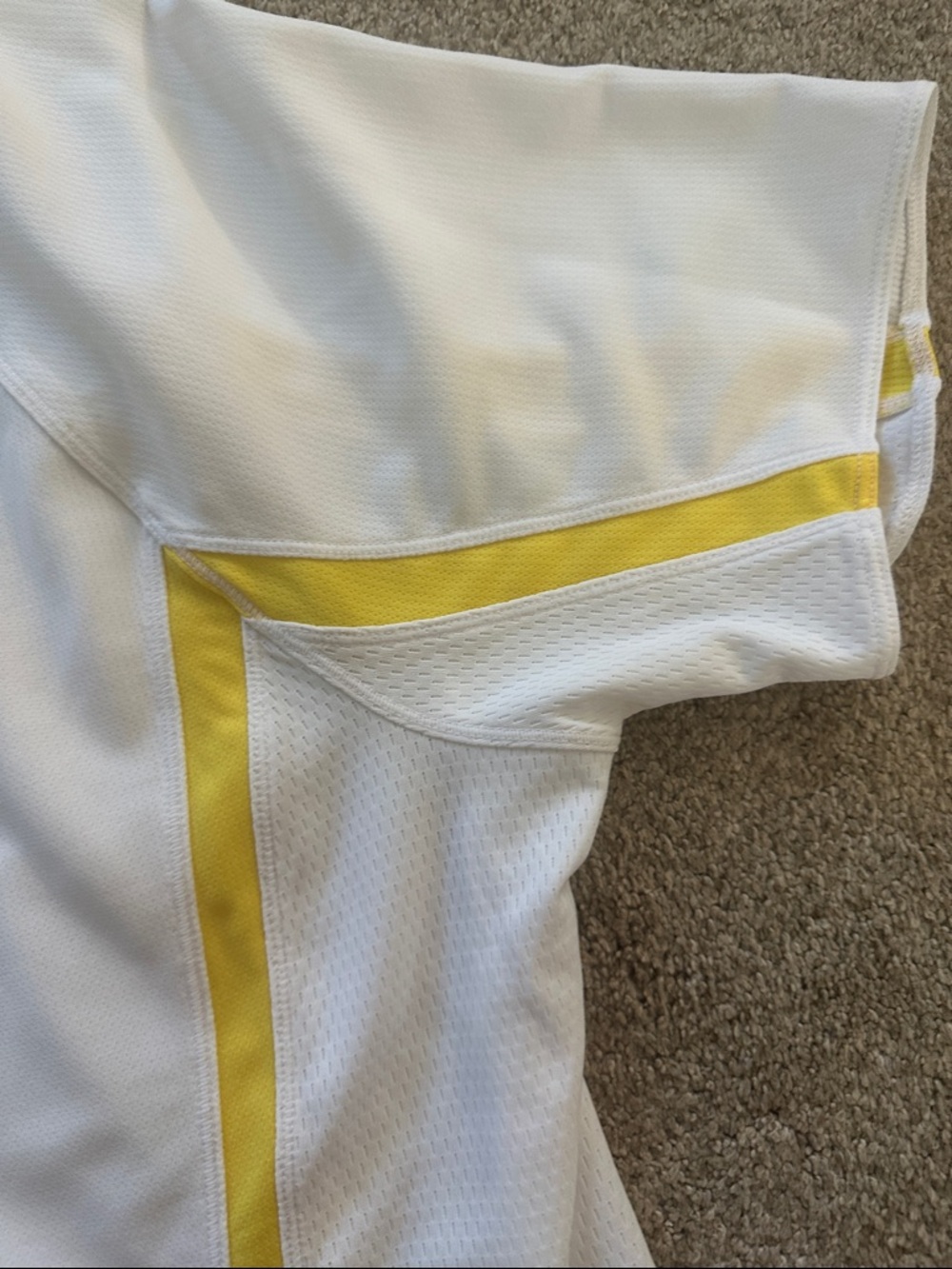 Mizuno Men's Rider 2 tee  size M. It is 100 %Polyester great condition - Picture 4 of 5